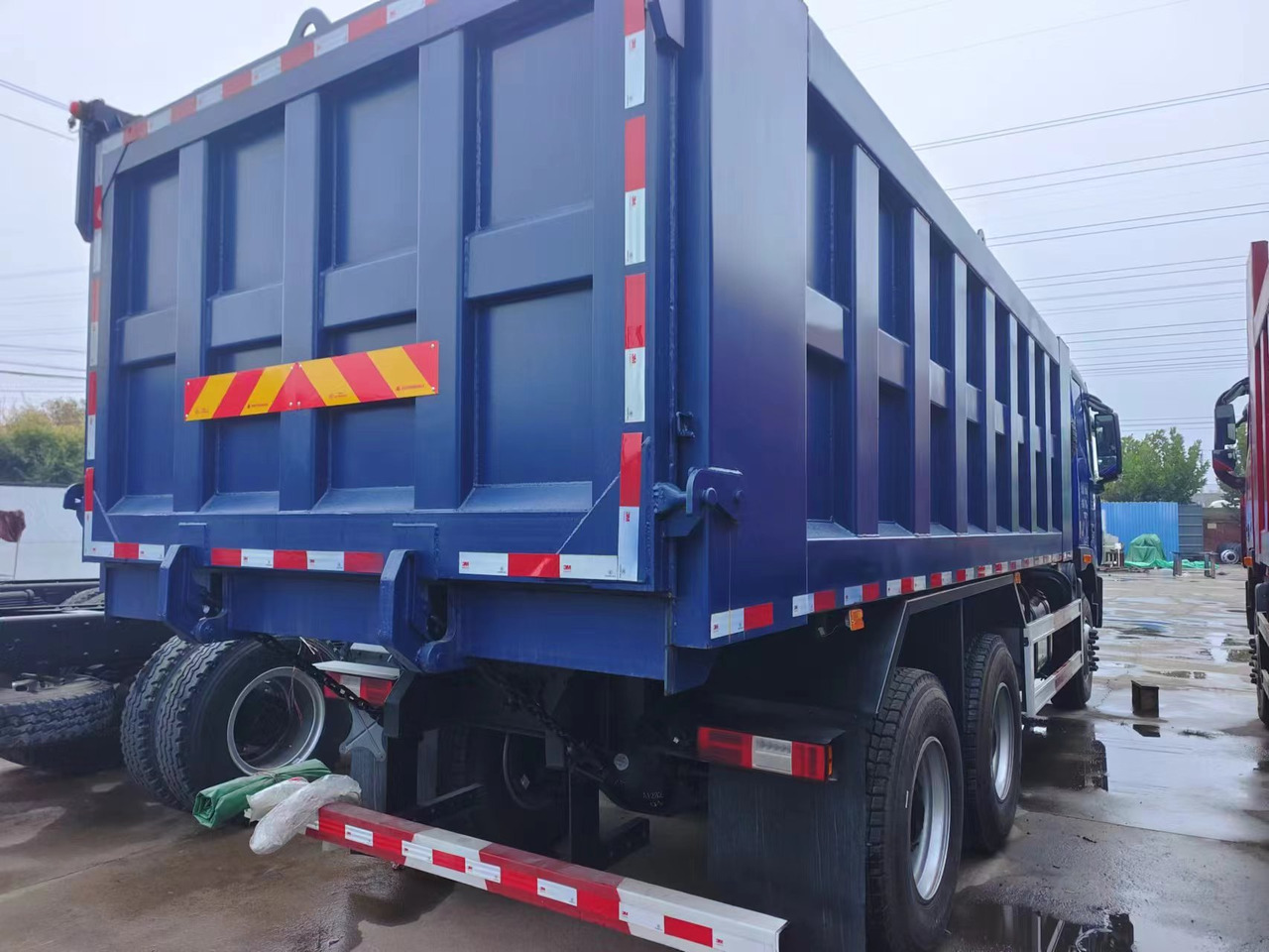 Auman Auman 6*4 dump truck - Caminhão basculante: foto 4 Auman Auman 6*4 dump truck - Caminhão basculante: foto 4