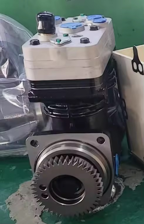 CATERPILLAR 304-2693 440-1616 226-9580 10R-6317 - Compressor de ar condicionado de Escavadeira: foto 2 CATERPILLAR 304-2693 440-1616 226-9580 10R-6317 - Compressor de ar condicionado de Escavadeira: foto 2