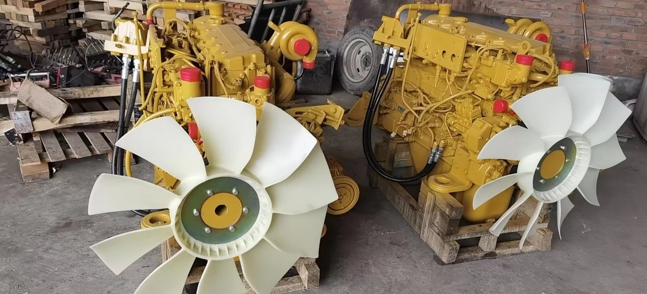 CATERPILLAR C6.4 - Motor de Escavadeira: foto 1 CATERPILLAR C6.4 - Motor de Escavadeira: foto 1