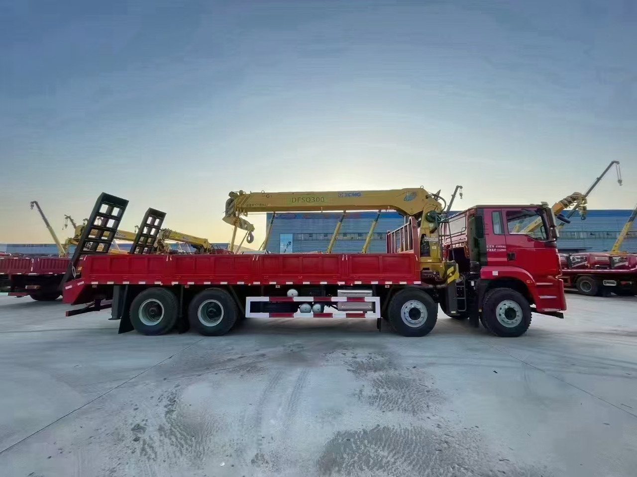 Caminhão grua Delong Delong  M3000,XCMG  DFSQ 300: foto 6