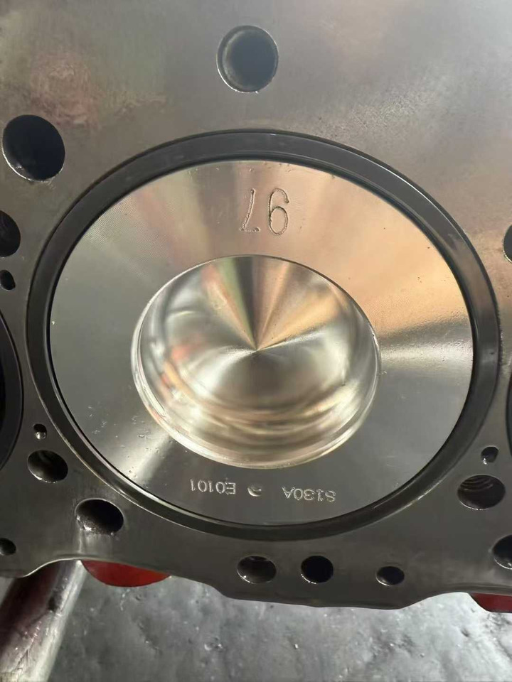 HINO J05E 11401-E0702 - Bloco do motor de Escavadeira: foto 4 HINO J05E 11401-E0702 - Bloco do motor de Escavadeira: foto 4