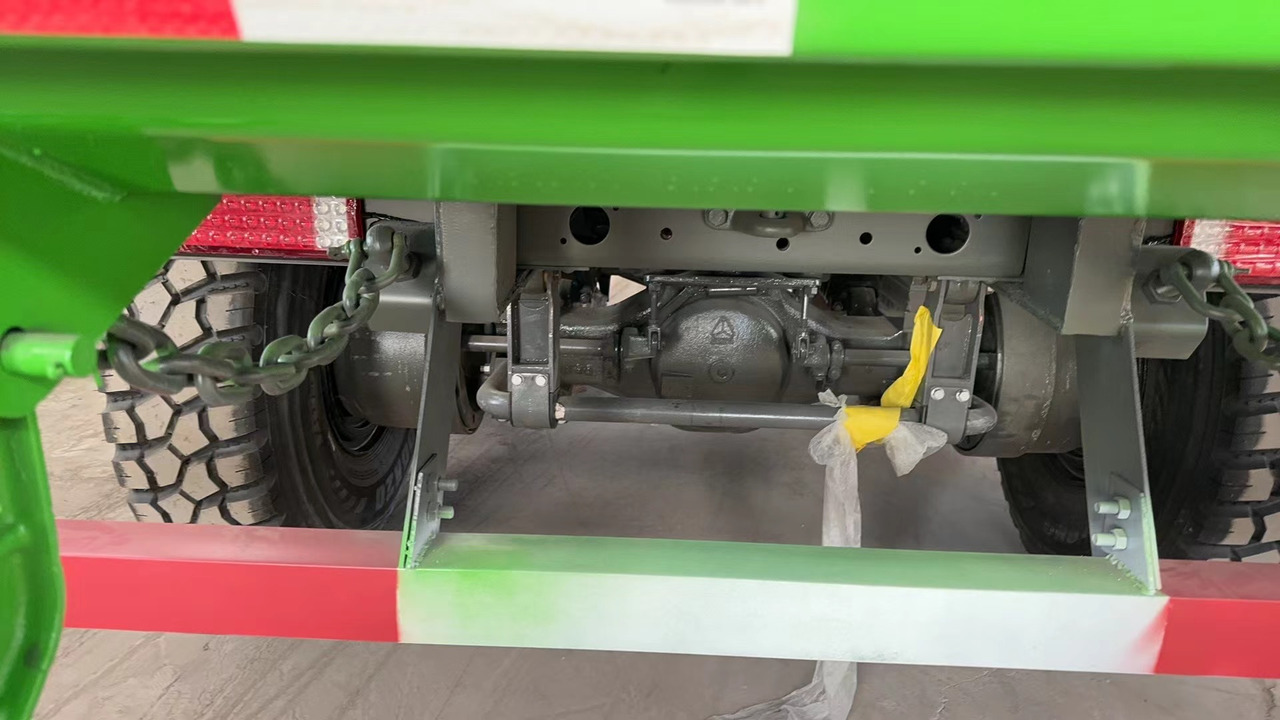 HOWO 6*6 dump truck - Caminhão basculante: foto 4 HOWO 6*6 dump truck - Caminhão basculante: foto 4