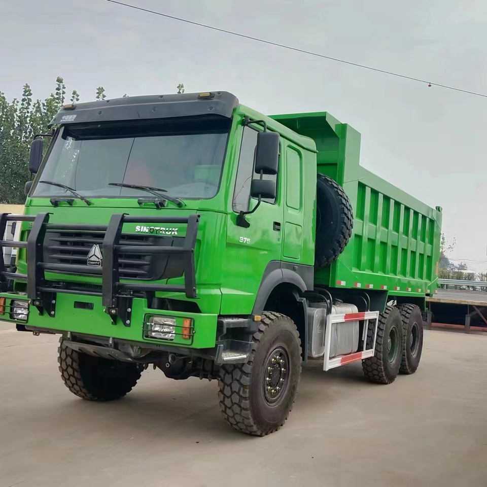 HOWO 6*6 dump truck - Caminhão basculante: foto 1 HOWO 6*6 dump truck - Caminhão basculante: foto 1