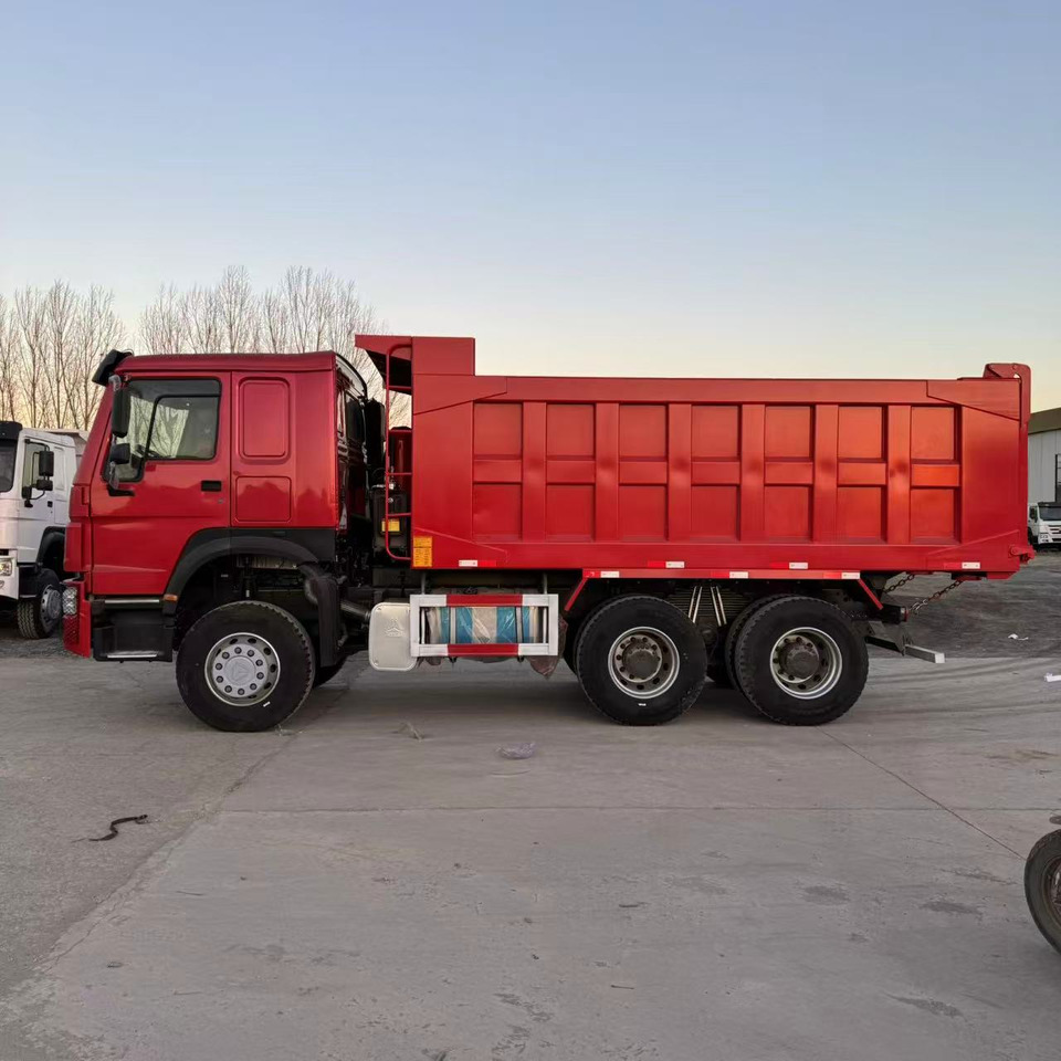 Caminhão basculante nuevo HOWO HOWO 371  6*4  dump truck: foto 6