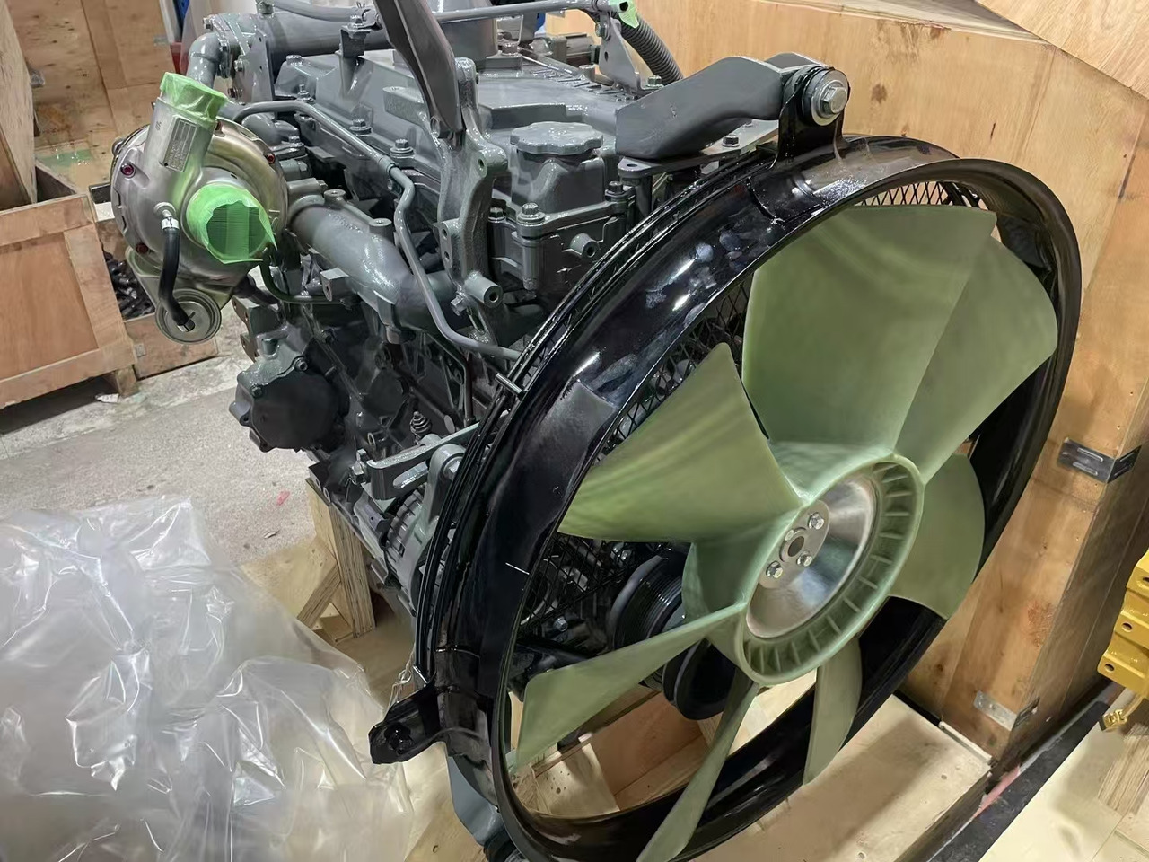ISUZU 4HK1 - Motor e peças de Equipamento: foto 1 ISUZU 4HK1 - Motor e peças de Equipamento: foto 1