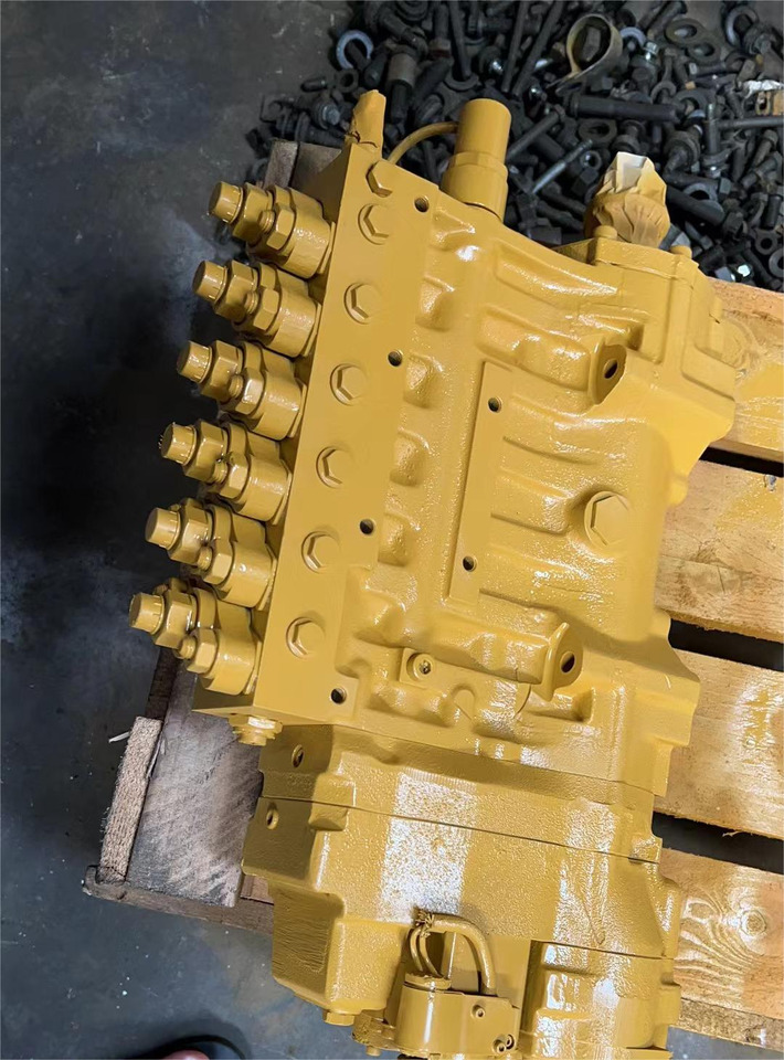 KOMATSU 6553-00-2302 - Fornecimento de combustível de Máquina de construção: foto 3 KOMATSU 6553-00-2302 - Fornecimento de combustível de Máquina de construção: foto 3