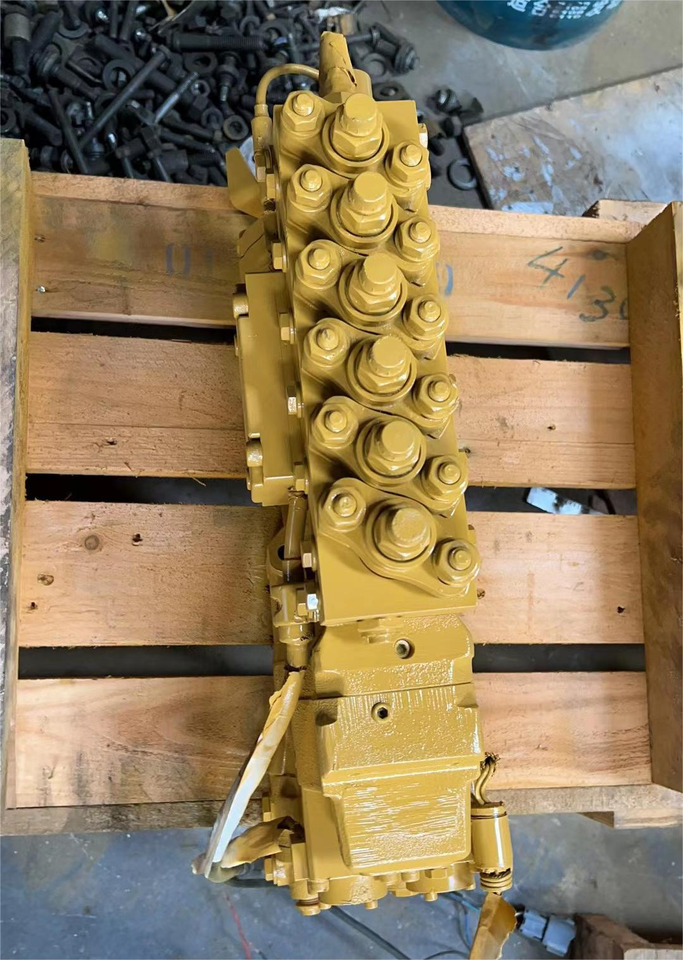 KOMATSU 6553-00-2302 - Fornecimento de combustível de Máquina de construção: foto 2 KOMATSU 6553-00-2302 - Fornecimento de combustível de Máquina de construção: foto 2