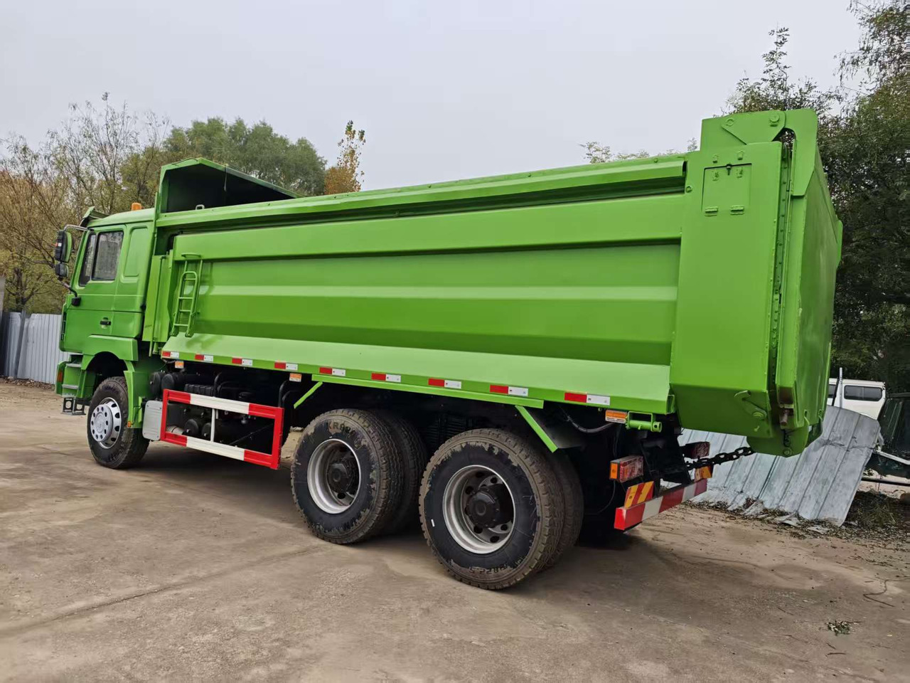 SHACMAN F3000 - Caminhão tanque: foto 4 SHACMAN F3000 - Caminhão tanque: foto 4