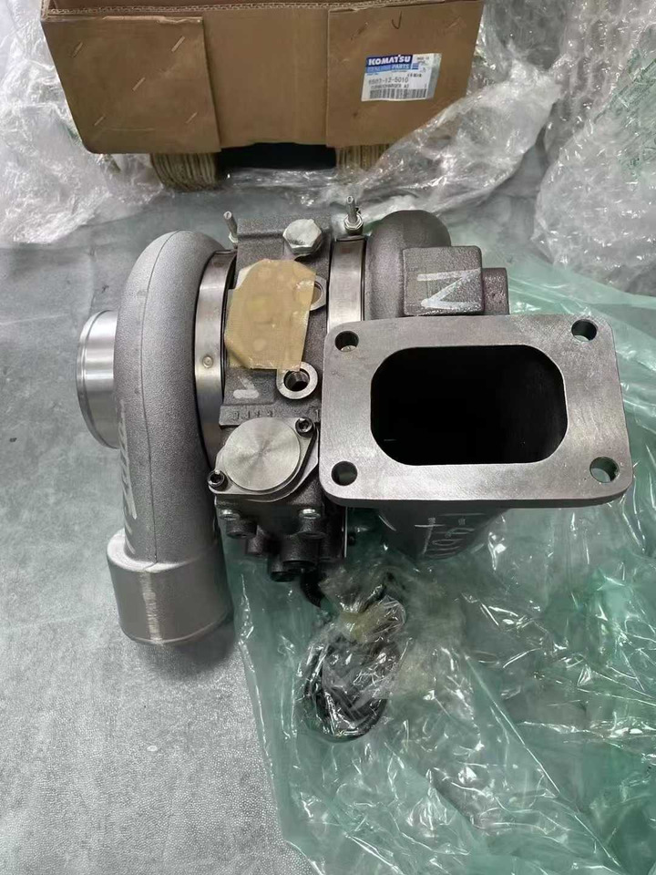 Turbocharger 6507-12-5010 - Turbocompressor de Escavadeira: foto 2 Turbocharger 6507-12-5010 - Turbocompressor de Escavadeira: foto 2