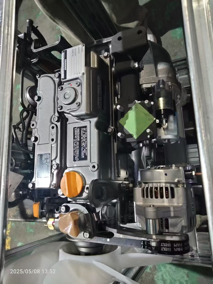 YANMAR 3TNV76 - Motor de Escavadeira: foto 1 YANMAR 3TNV76 - Motor de Escavadeira: foto 1