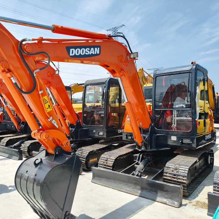 90% New Mini Excavator Doosan DH55, 5-Ton Mini Used High Quality - Mini escavadeira: foto 1 90% New Mini Excavator Doosan DH55, 5-Ton Mini Used High Quality - Mini escavadeira: foto 1