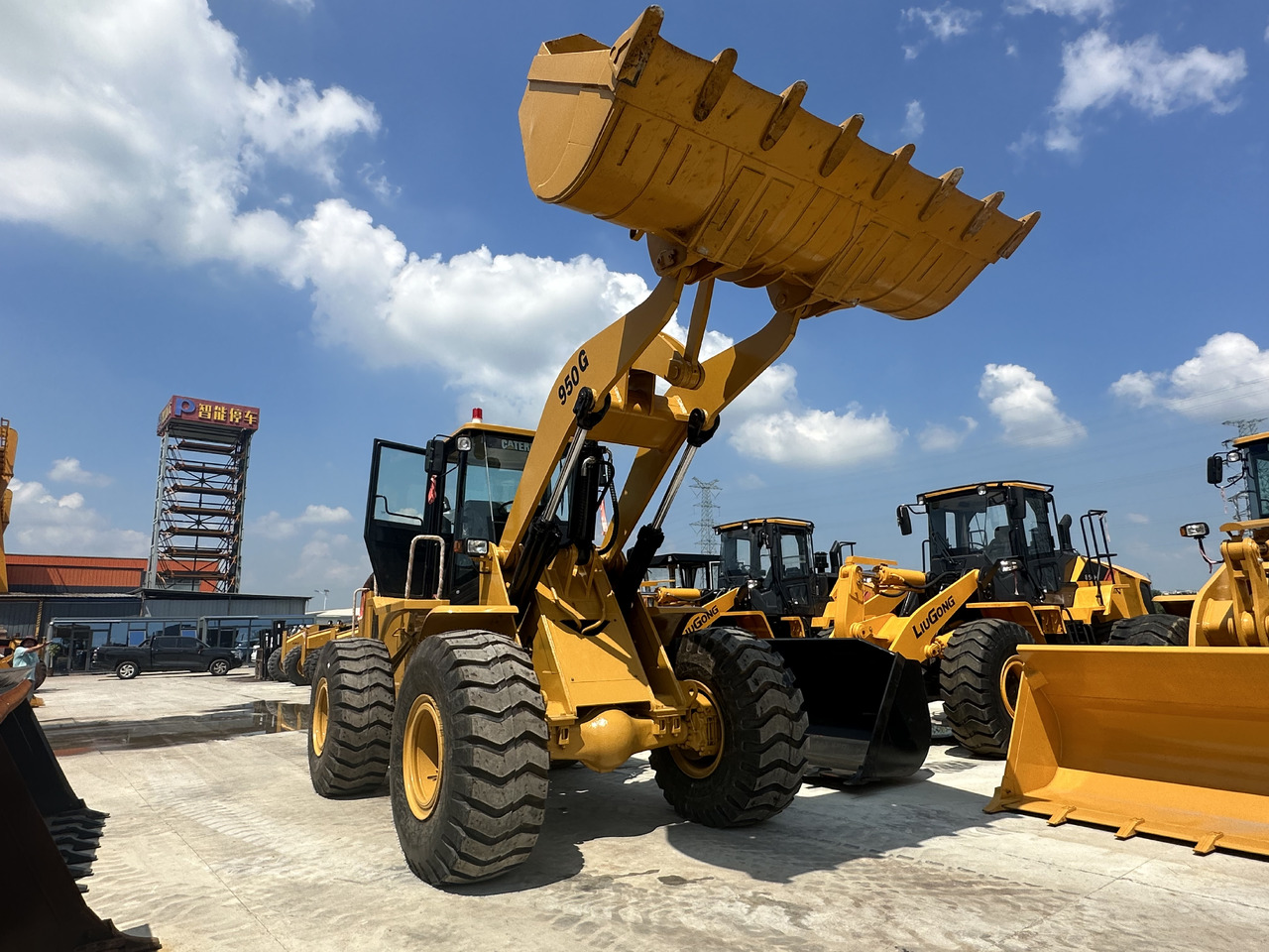 BACKHOE LOADER Used High Quality CAT 950G Wheel Loader on Hot Sale CAT in Stock for Sale - Carregadeira de rodas: foto 2 BACKHOE LOADER Used High Quality CAT 950G Wheel Loader on Hot Sale CAT in Stock for Sale - Carregadeira de rodas: foto 2