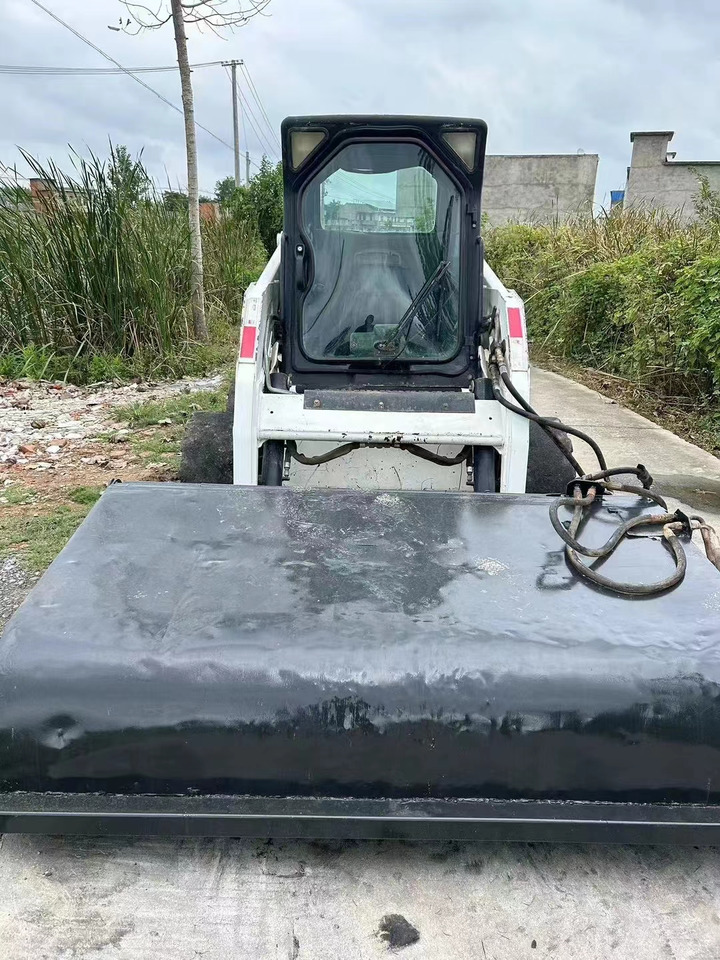 BOBCAT Second-hand Excellent Skidsteer Bobcat S160 - Mini carregadeira: foto 5 BOBCAT Second-hand Excellent Skidsteer Bobcat S160 - Mini carregadeira: foto 5