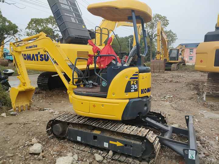 Best Quality Komatsu PC35-2 Used Mini Excavator Earth-moving Machinery in Good Condition - Escavadora de rastos: foto 2 Best Quality Komatsu PC35-2 Used Mini Excavator Earth-moving Machinery in Good Condition - Escavadora de rastos: foto 2