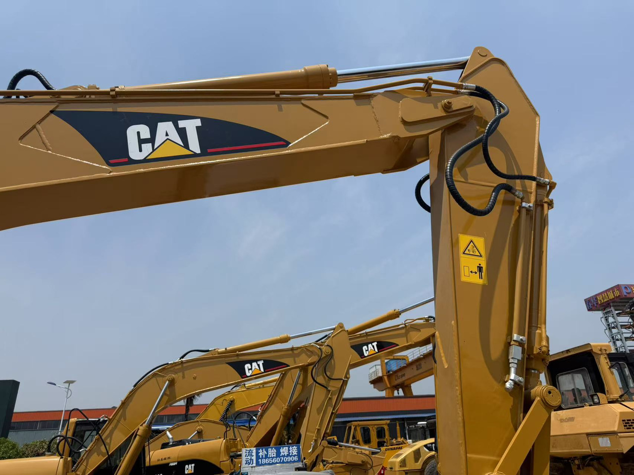Escavadora de rastos CATERPILLAR 320B: foto 6