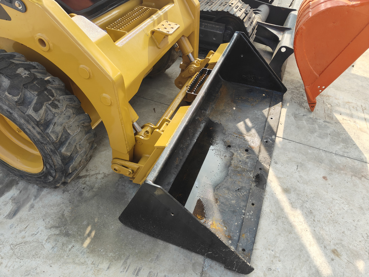 CATERPILLAR Used skid-steer CAT246D - Mini carregadeira: foto 4 CATERPILLAR Used skid-steer CAT246D - Mini carregadeira: foto 4