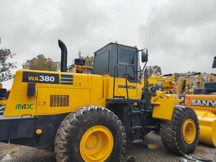 Certified Pre-Owned Komatsu WA380-3 | Heavy-Duty Loader for Mining/ Construction - Price Negotiable! - Retroescavadeira: foto 4 Certified Pre-Owned Komatsu WA380-3 | Heavy-Duty Loader for Mining/ Construction - Price Negotiable! - Retroescavadeira: foto 4