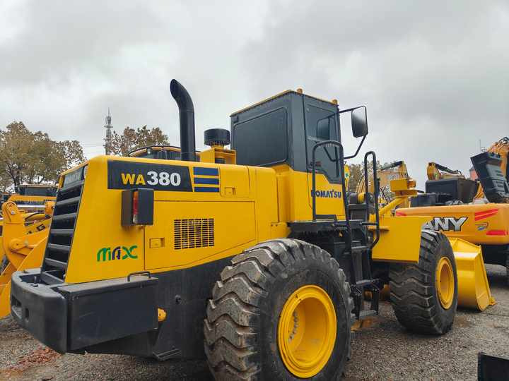 Certified Pre-Owned Komatsu WA380-3 | Heavy-Duty Loader for Mining/ Construction - Price Negotiable! - Retroescavadeira: foto 2 Certified Pre-Owned Komatsu WA380-3 | Heavy-Duty Loader for Mining/ Construction - Price Negotiable! - Retroescavadeira: foto 2