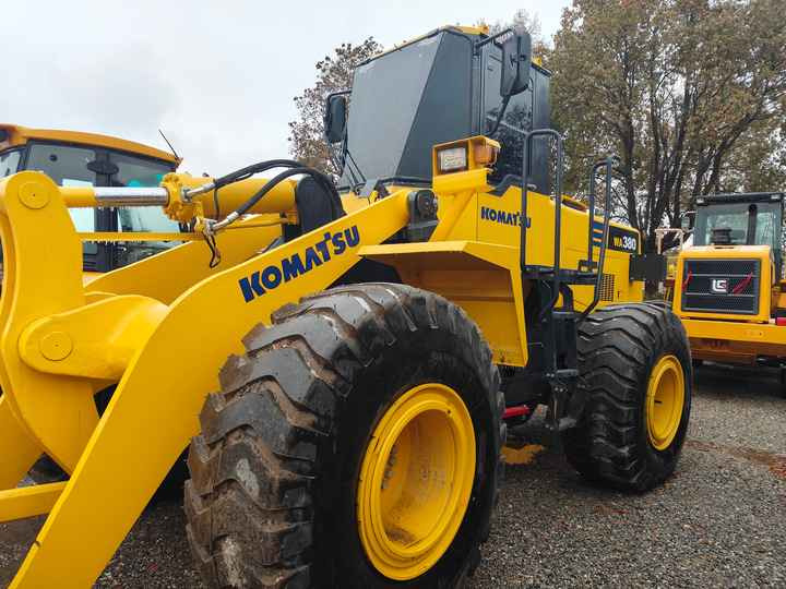 Certified Pre-Owned Komatsu WA380-3 | Heavy-Duty Loader for Mining/ Construction - Price Negotiable! - Retroescavadeira: foto 5 Certified Pre-Owned Komatsu WA380-3 | Heavy-Duty Loader for Mining/ Construction - Price Negotiable! - Retroescavadeira: foto 5