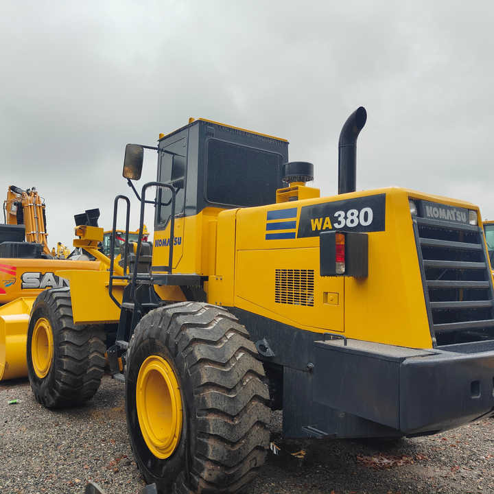 Certified Pre-Owned Komatsu WA380-3 | Heavy-Duty Loader for Mining/ Construction - Price Negotiable! - Retroescavadeira: foto 1 Certified Pre-Owned Komatsu WA380-3 | Heavy-Duty Loader for Mining/ Construction - Price Negotiable! - Retroescavadeira: foto 1