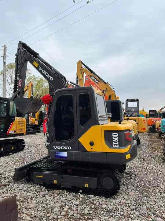 China Brand Used Volvo EC60D Mini Excavator 6ton Crawler Earth Digger Machine for Sale - Escavadora de rastos: foto 3 China Brand Used Volvo EC60D Mini Excavator 6ton Crawler Earth Digger Machine for Sale - Escavadora de rastos: foto 3