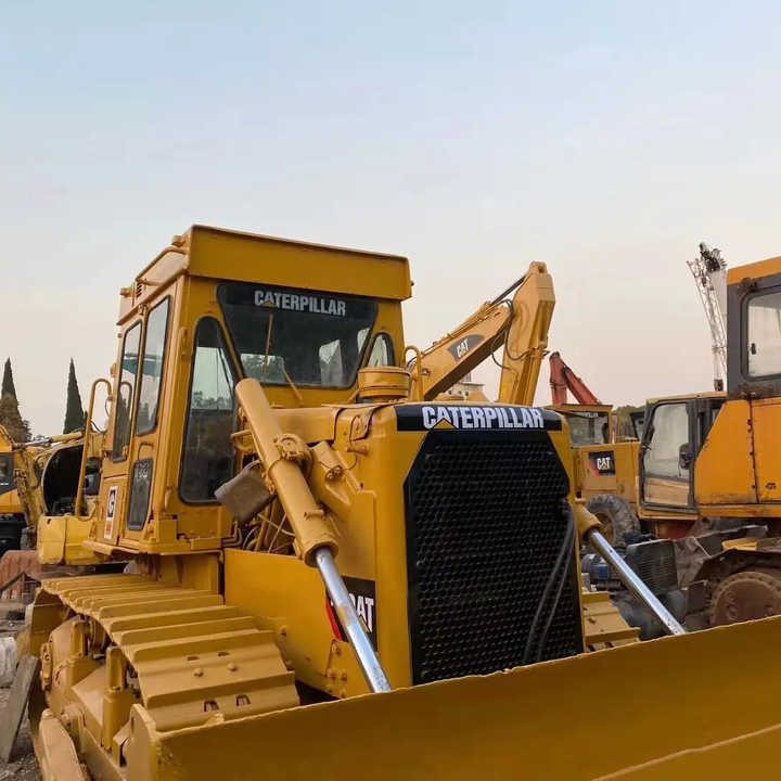 Good Condition D6D Mini Bulldozer New Crawler Bulldozer with Parts Price Bulldozers - Buldôzer: foto 1 Good Condition D6D Mini Bulldozer New Crawler Bulldozer with Parts Price Bulldozers - Buldôzer: foto 1