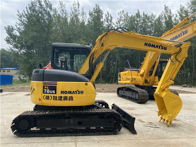 High Quality Used Crawler Excavator komatsu Pc78 Pc128 Pc138 Pc200-8 Pc220-8 Pc240-8 Excavator - Escavadora de rastos: foto 3 High Quality Used Crawler Excavator komatsu Pc78 Pc128 Pc138 Pc200-8 Pc220-8 Pc240-8 Excavator - Escavadora de rastos: foto 3