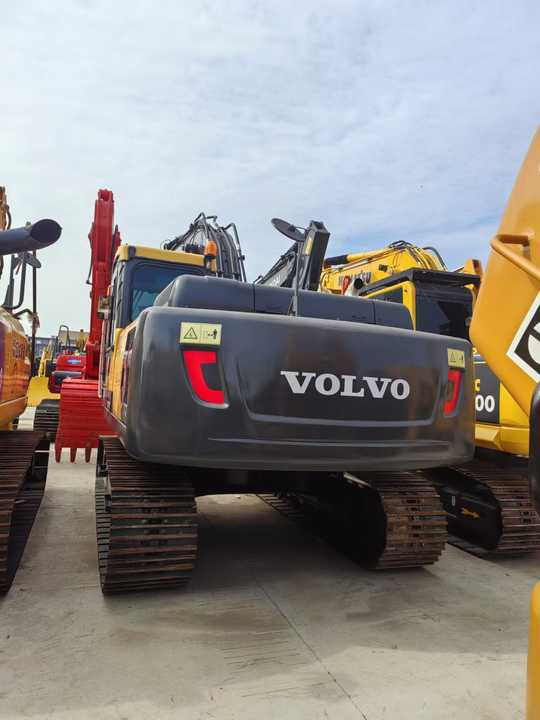Hot Selling volvo Brand Ec210 20tons Excavator in Stock Used Korea Brand volvo Ec210 240 290 Excavator for Sale - Escavadeira: foto 5 Hot Selling volvo Brand Ec210 20tons Excavator in Stock Used Korea Brand volvo Ec210 240 290 Excavator for Sale - Escavadeira: foto 5
