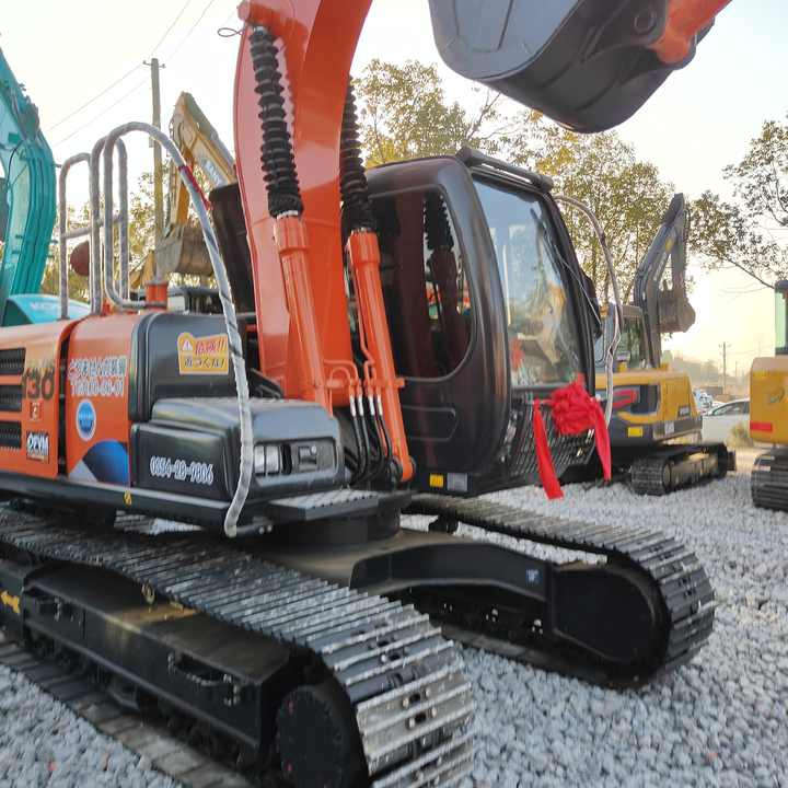 Japan Original Hitachi ZX130 Crawler Excavator Perfect for Various Projects Available Used Excavators for Sale - Escavadora de rastos: foto 2 Japan Original Hitachi ZX130 Crawler Excavator Perfect for Various Projects Available Used Excavators for Sale - Escavadora de rastos: foto 2