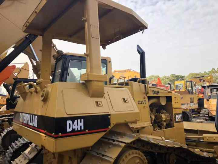 Nice Condition D4h Cat Bulldozer CAT Used Dozer for Sale - Buldôzer: foto 4 Nice Condition D4h Cat Bulldozer CAT Used Dozer for Sale - Buldôzer: foto 4