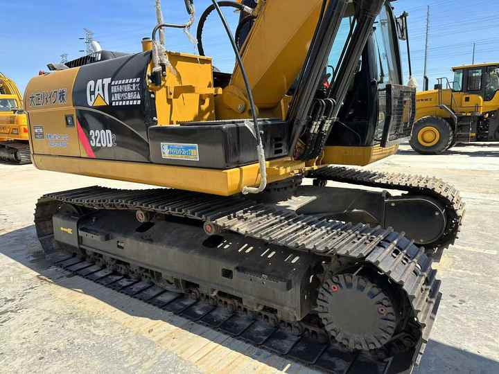 Reasonable Price Japan Original 330d2 Caterpillar Excavator CAT USED 329D2 320D2 325D 315D Excavator - Escavadora de rastos: foto 3 Reasonable Price Japan Original 330d2 Caterpillar Excavator CAT USED 329D2 320D2 325D 315D Excavator - Escavadora de rastos: foto 3