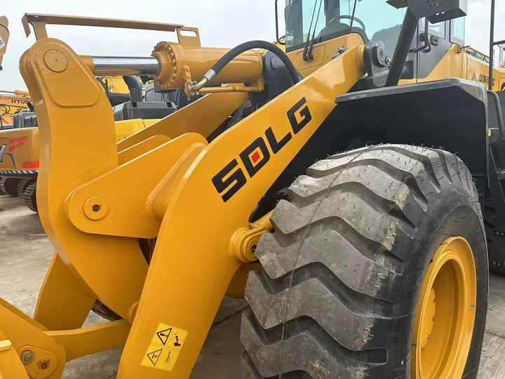 SDLG Wheel Loader 985L Second -hand Wheel Loader Electric Valve Water Pump Engine diesel Pump Valve in China - Escavadeira: foto 2 SDLG Wheel Loader 985L Second -hand Wheel Loader Electric Valve Water Pump Engine diesel Pump Valve in China - Escavadeira: foto 2