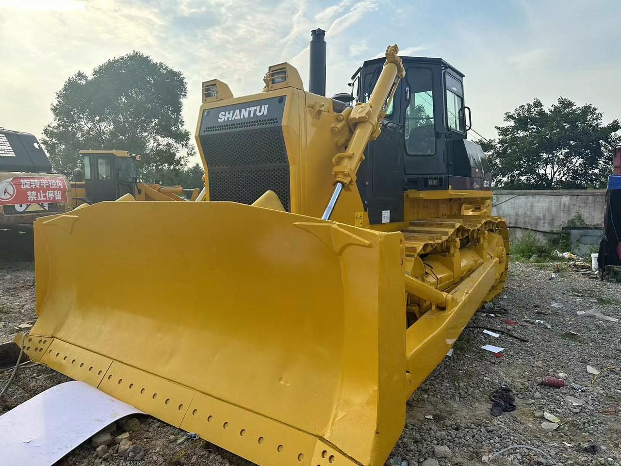 SHANTUI USED SHANTUI SD32 Hotsale Bulldozer - Buldôzer: foto 1 SHANTUI USED SHANTUI SD32 Hotsale Bulldozer - Buldôzer: foto 1