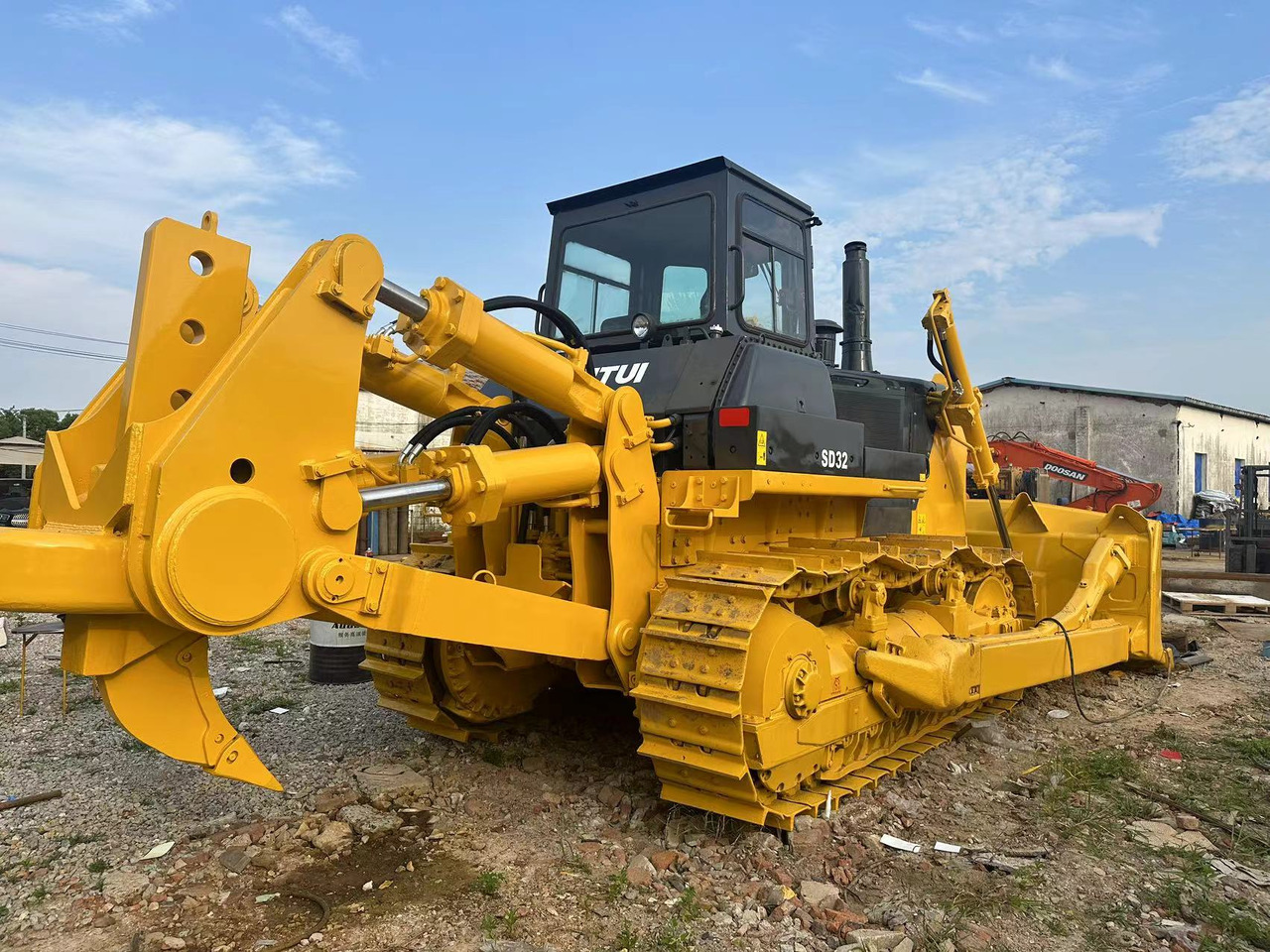 SHANTUI USED SHANTUI SD32 Hotsale Bulldozer - Buldôzer: foto 2 SHANTUI USED SHANTUI SD32 Hotsale Bulldozer - Buldôzer: foto 2