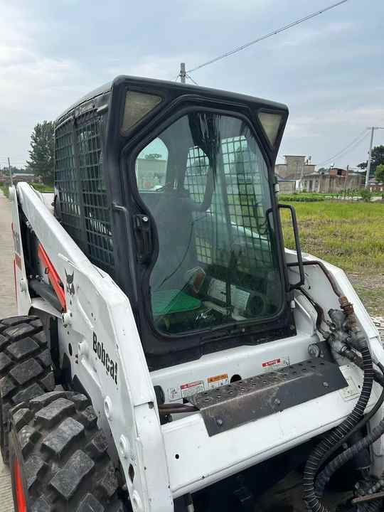 Used Bob Cat Bob Cat S160 Used Mini Skid Steer Wheel Loader Multifunctional Track Loaders Bobcat S160 2.7 Ton - Carregadeira de rodas: foto 2 Used Bob Cat Bob Cat S160 Used Mini Skid Steer Wheel Loader Multifunctional Track Loaders Bobcat S160 2.7 Ton - Carregadeira de rodas: foto 2