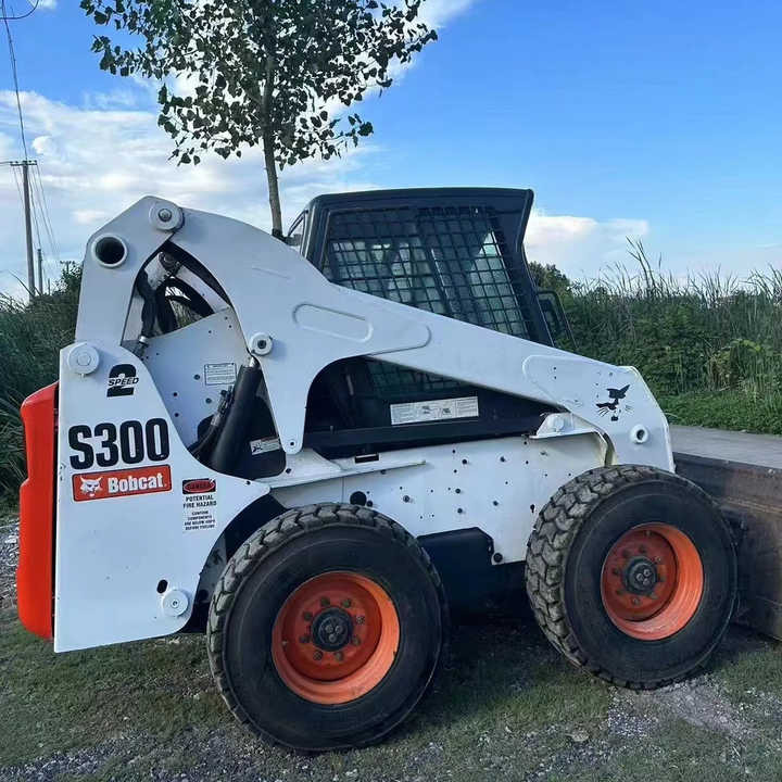 Used Bob Cat Bob Cat S300 Used Mini Skid Steer Wheel Loader Multifunctional Track Loaders Bobcat S300 - Carregadeira de rodas: foto 2 Used Bob Cat Bob Cat S300 Used Mini Skid Steer Wheel Loader Multifunctional Track Loaders Bobcat S300 - Carregadeira de rodas: foto 2