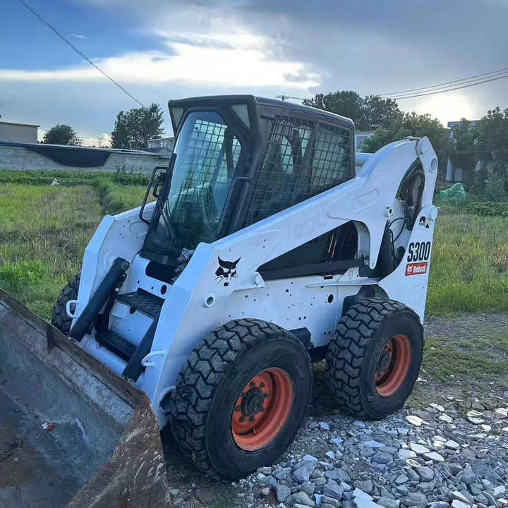 Used Bob Cat Bob Cat S300 Used Mini Skid Steer Wheel Loader Multifunctional Track Loaders Bobcat S300 - Carregadeira de rodas: foto 5 Used Bob Cat Bob Cat S300 Used Mini Skid Steer Wheel Loader Multifunctional Track Loaders Bobcat S300 - Carregadeira de rodas: foto 5