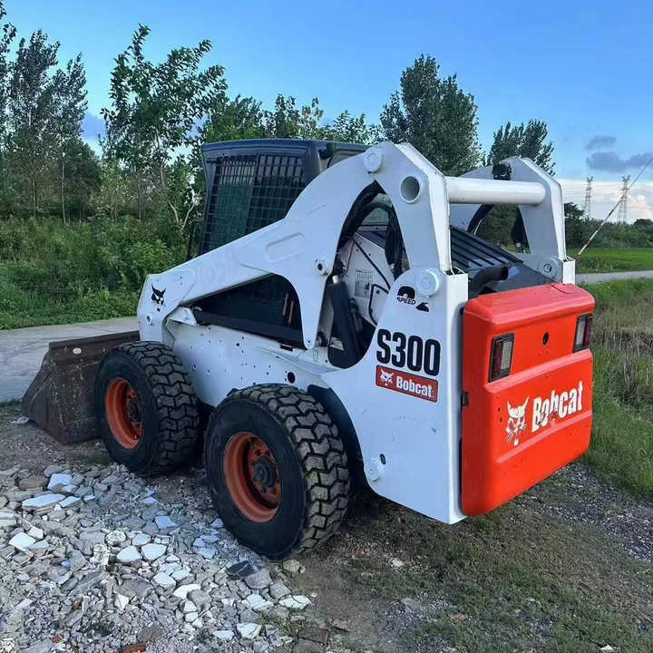 Used Bob Cat Bob Cat S300 Used Mini Skid Steer Wheel Loader Multifunctional Track Loaders Bobcat S300 - Carregadeira de rodas: foto 3 Used Bob Cat Bob Cat S300 Used Mini Skid Steer Wheel Loader Multifunctional Track Loaders Bobcat S300 - Carregadeira de rodas: foto 3
