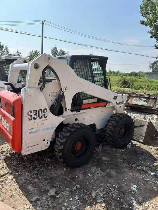 Used Bob Cat Bob Cat S300 Used Skid Steer Wheel Loader Multifunctional Track Loaders Bobcat - Carregadeira de rodas: foto 3 Used Bob Cat Bob Cat S300 Used Skid Steer Wheel Loader Multifunctional Track Loaders Bobcat - Carregadeira de rodas: foto 3