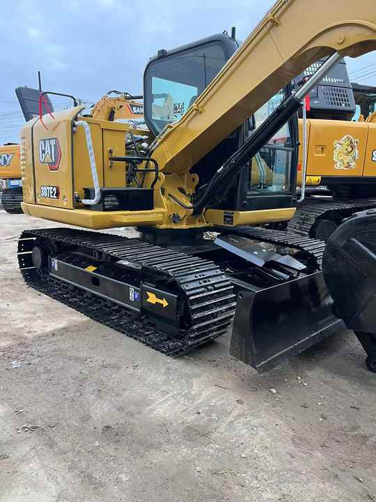 Used Caterpillar CAT 307E2 Crawler Mini Hydraulic Digger Second Hand Cat 307E2 Excavator - Mini escavadeira: foto 2 Used Caterpillar CAT 307E2 Crawler Mini Hydraulic Digger Second Hand Cat 307E2 Excavator - Mini escavadeira: foto 2