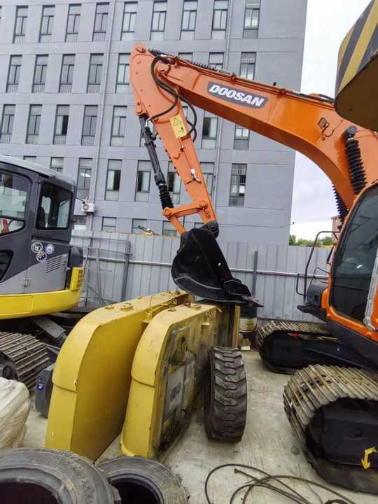 Used Digger DOOSAN DX140 Construction Machinery Construction Digger Used DOOSAN DX140 Cheap Excavator - Escavadora de rastos: foto 5 Used Digger DOOSAN DX140 Construction Machinery Construction Digger Used DOOSAN DX140 Cheap Excavator - Escavadora de rastos: foto 5