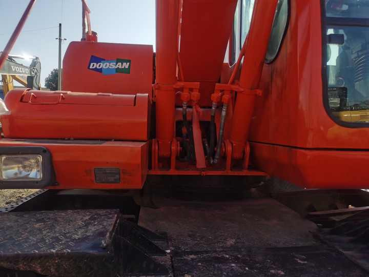 Used Digger Doosan Dh150w-7 Construction Machinery Construction Digger Used Doosan Dh150w-7 Cheap Excavator - Escavadora de rastos: foto 4 Used Digger Doosan Dh150w-7 Construction Machinery Construction Digger Used Doosan Dh150w-7 Cheap Excavator - Escavadora de rastos: foto 4
