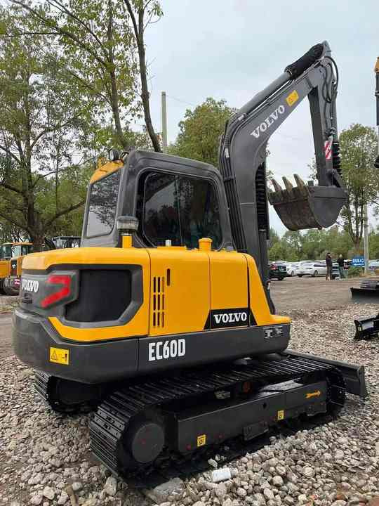 Used Digger VOLVO EC60 Construction Machinery Construction Digger Used VOLVO EC60 Cheap Excavator - Escavadora de rastos: foto 3 Used Digger VOLVO EC60 Construction Machinery Construction Digger Used VOLVO EC60 Cheap Excavator - Escavadora de rastos: foto 3