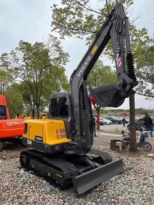 Used Digger VOLVO EC60 Construction Machinery Construction Digger Used VOLVO EC60 Cheap Excavator - Escavadora de rastos: foto 4 Used Digger VOLVO EC60 Construction Machinery Construction Digger Used VOLVO EC60 Cheap Excavator - Escavadora de rastos: foto 4