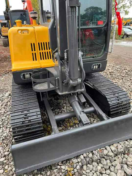 Used Digger VOLVO EC60 Construction Machinery Construction Digger Used VOLVO EC60 Cheap Excavator - Escavadora de rastos: foto 2 Used Digger VOLVO EC60 Construction Machinery Construction Digger Used VOLVO EC60 Cheap Excavator - Escavadora de rastos: foto 2