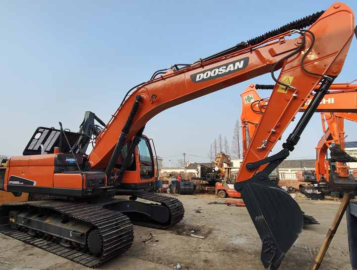 Used Excavator Doosan DX225LC-9 Excavators Mini Equipment Earth Moving Machinery Doosan Digger Excavator for Sale - Escavadora de rastos: foto 4 Used Excavator Doosan DX225LC-9 Excavators Mini Equipment Earth Moving Machinery Doosan Digger Excavator for Sale - Escavadora de rastos: foto 4