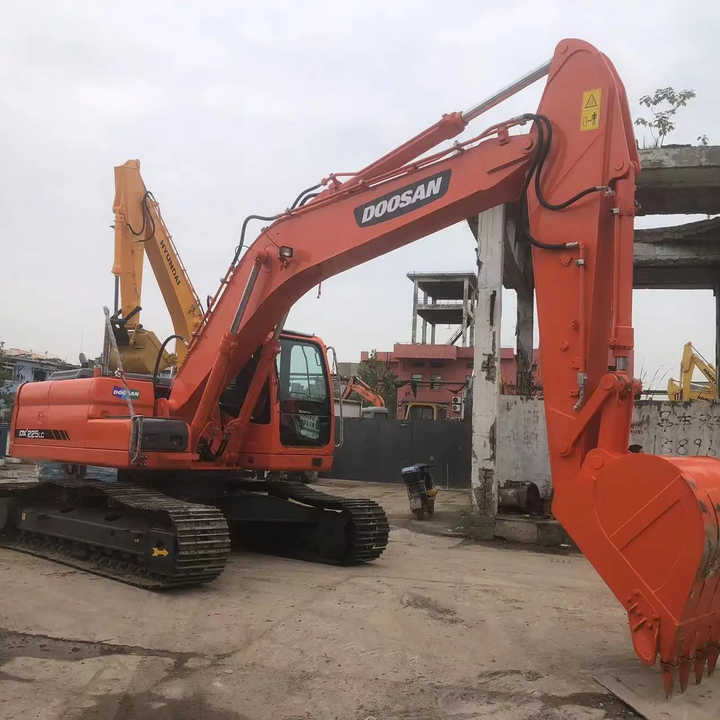 Used Excavator Doosan DX225LC Excavators Mini Equipment Earth Moving Machinery Doosan Digger Excavator for Sale - Escavadora de rastos: foto 3 Used Excavator Doosan DX225LC Excavators Mini Equipment Earth Moving Machinery Doosan Digger Excavator for Sale - Escavadora de rastos: foto 3