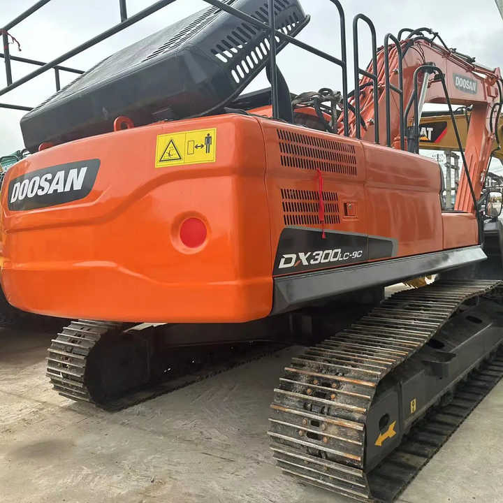 Used Excavator Doosan DX300 Excavators Mini Equipment Earth Moving Machinery Doosan Digger Excavator for Sale - Escavadora de rastos: foto 2 Used Excavator Doosan DX300 Excavators Mini Equipment Earth Moving Machinery Doosan Digger Excavator for Sale - Escavadora de rastos: foto 2