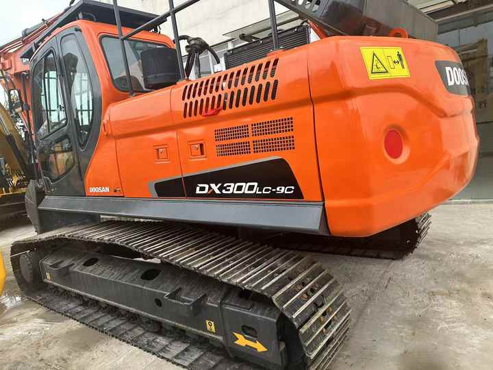 Used Excavator Doosan DX300 Excavators Mini Equipment Earth Moving Machinery Doosan Digger Excavator for Sale - Escavadora de rastos: foto 3 Used Excavator Doosan DX300 Excavators Mini Equipment Earth Moving Machinery Doosan Digger Excavator for Sale - Escavadora de rastos: foto 3