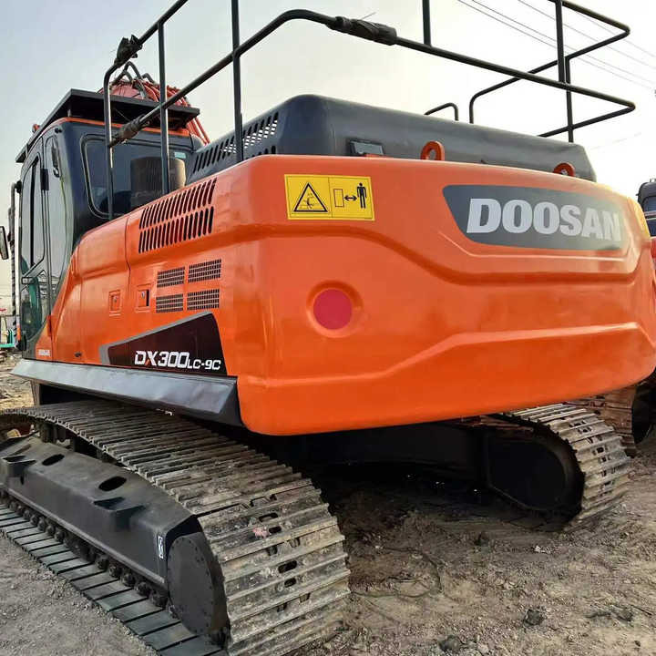 Used Excavator Doosan DX300 Excavators Mini Equipment Moving Machinery Doosan Digger Excavator for Sale - Escavadora de rastos: foto 4 Used Excavator Doosan DX300 Excavators Mini Equipment Moving Machinery Doosan Digger Excavator for Sale - Escavadora de rastos: foto 4